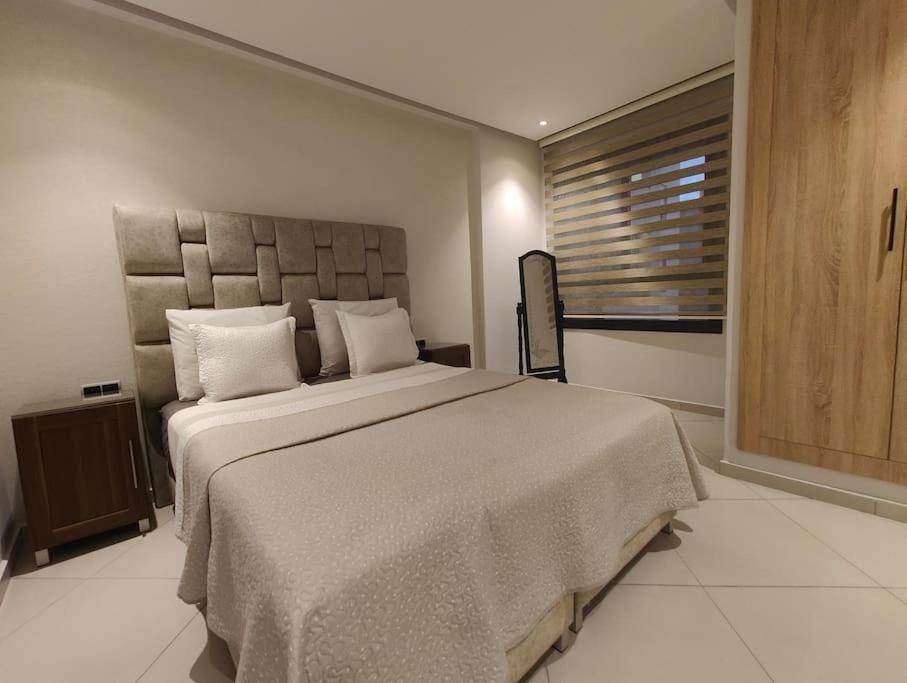 Royalty Chic 3 Bedroom App Du Golf With Airco And Wifi Apartment Tangier