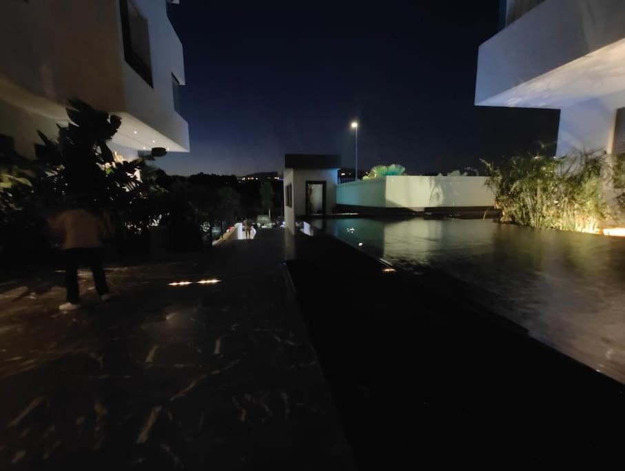 Royalty Chic 3 Bedroom App Du Golf With Airco And Wifi *